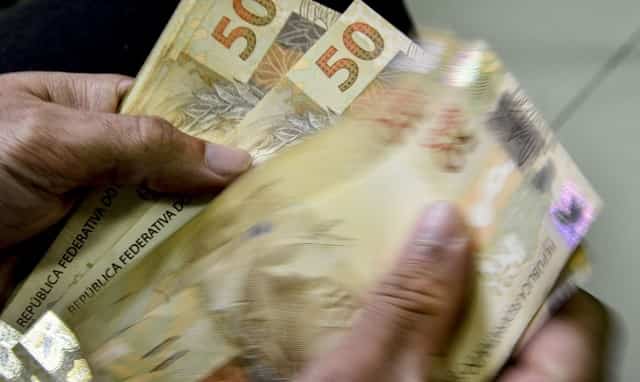 Orçamento de 2023 prevê salário mínimo de R$ 1.302 3 real moeda dinheiro mcajr 2904223671