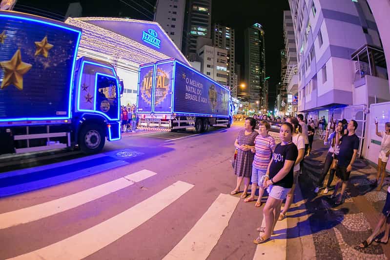 Carreata iluminada de Natal da Havan em Santa Bárbara no sábado 1 52532186026 1762b660cd c