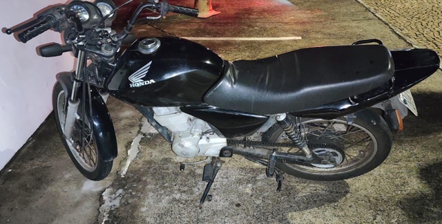 Dupla vai presa pela Gama após furtar moto na Avenida Europa 1 moto-dupla-presa-gama