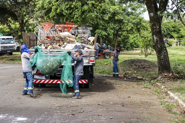 Bairros de Santa Bárbara recebem mutirão de limpeza 1 mutirao-santa-barbara-bairros