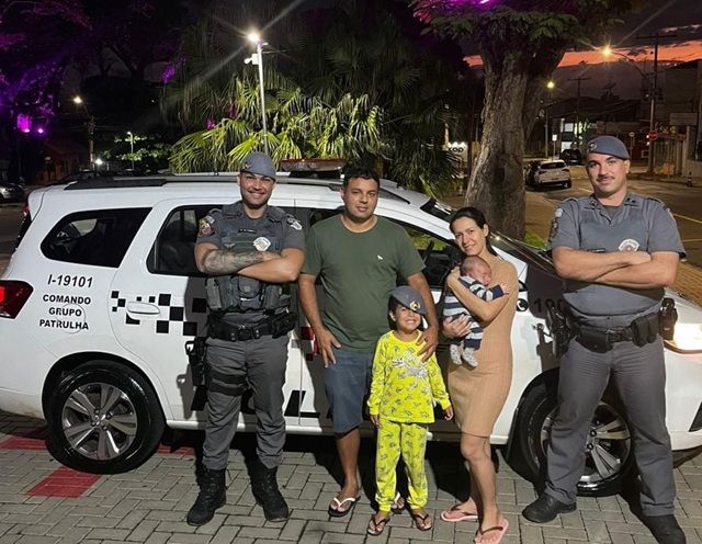 Bebê de 40 dias engasgado é salvo por policiais em Americana 1 bebe-engasgado-americana