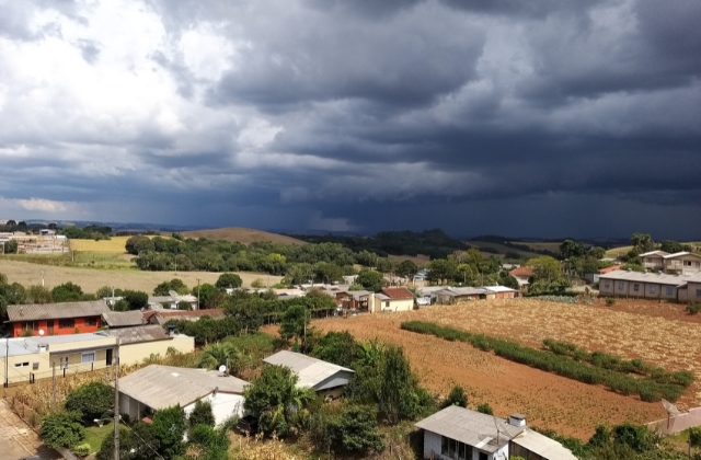 Chuva deve permanecer até o final de semana na região 1 chuva-temporal-tempestade
