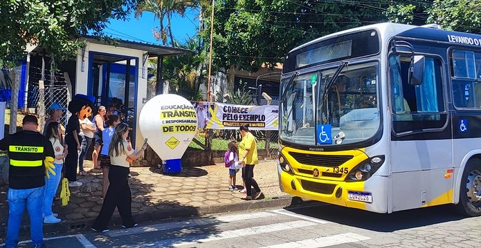 Prefeitura realiza ações de trânsito na entrada e saída de escolas em Americana 1 escolas-americana-aulas