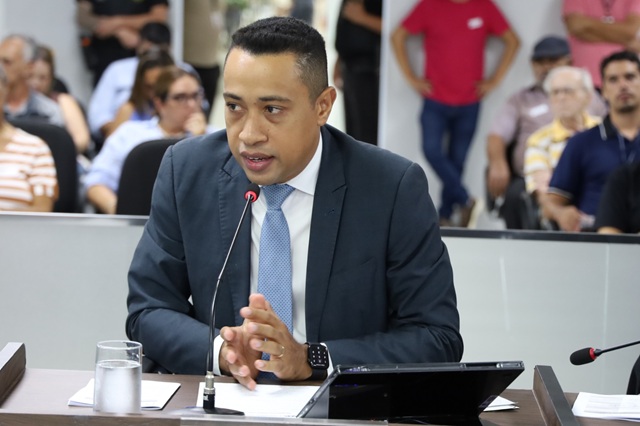 Levi Rossi quer MEI com prioridade para prestar serviços para a prefeitura 1 vereador-levi-rossi-americana