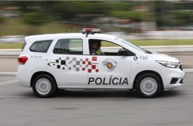 Homem que participou de roubo a carro forte é preso em Americana 1 viatura-policia