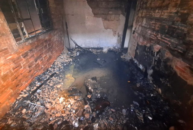 Incêndio destrói quarto de residência em Americana 1 Incêndio destrói quarto de residência em Americana