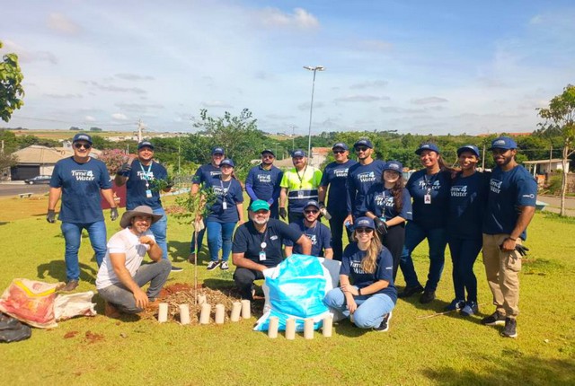 Meio Ambiente de Nova Odessa planta mais 50 mudas de árvores com Amanco 1 Meio Ambiente de Nova Odessa planta mais 50 mudas de árvores com Amanco