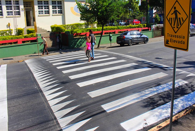 Projeto determina instalação de faixa elevada em frente a escolas e unidades de saúde 1 Projeto determina instalação de faixa elevada em frente a escolas e unidades de saúde