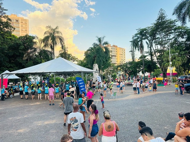 Primeiro dia do "Carnaval Tô Pela Rua" agita o Centro de Americana 1 carnaval-centro-americana