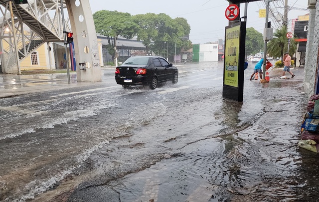 Chuva chega para refrescar na tarde desta terça-feira (11) 1 chuva-americana-tarde