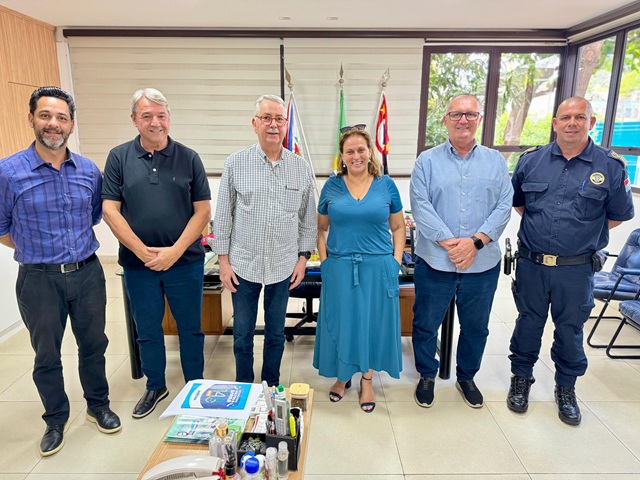 Prefeito Chico recebe prefeita de Brotas para apresentar trabalho de Convênios e da GAMA 1 prefeita-brotas