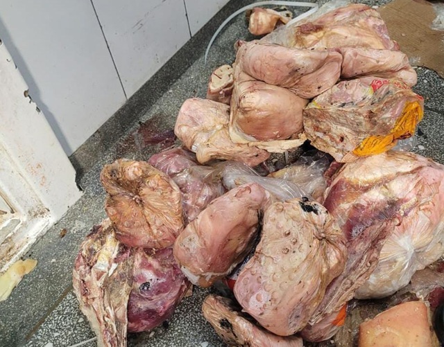 Mais de 1 tonelada de produtos impróprios são apreendidos em supermercado de Sumaré 1 produtos-improprio-sumare
