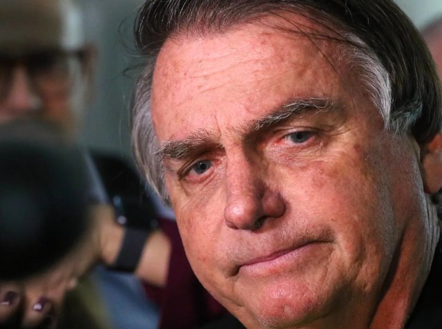 Após live na UTI, STF intima Bolsonaro em hospital de Brasília 1 Após live na UTI, STF intima Bolsonaro em hospital de Brasília
