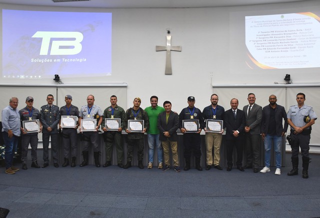 Câmara de S. Bárbara entrega Título Policial Padrão a sete homenageados 1 Câmara entrega Título Policial Padrão a sete homenageados nesta terça