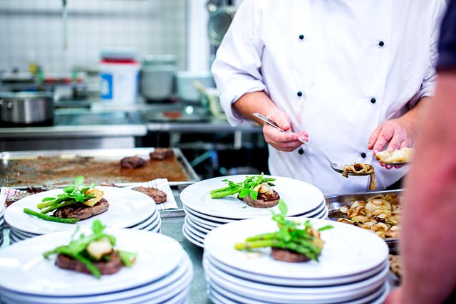 Cozinheiro e encanador estão entre as vagas disponíveis no PAT de Americana 1 Cozinheiro e encanador estão entre as vagas disponíveis no PAT de Americana