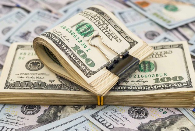 Dólar sobe para R$ 5,67 após oito quedas consecutivas 1 Dólar sobe para R$ 5,67 após oito quedas consecutivas