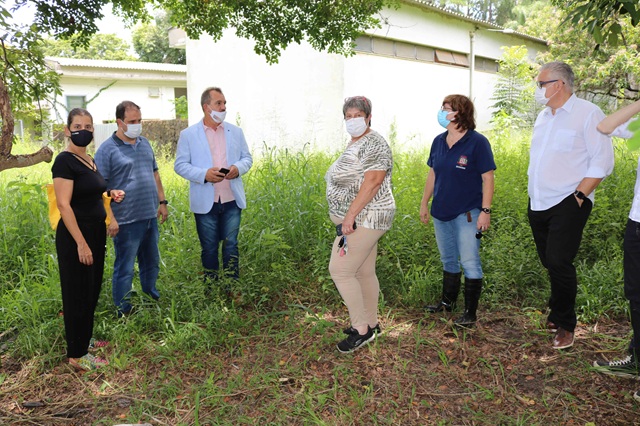 Área do antigo IZ, em Nova Odessa, receberá animais da AAANO 1 Leitinho + Dra Cristina IZ + Joceli vistoriam área cessão AAANO 21jan21