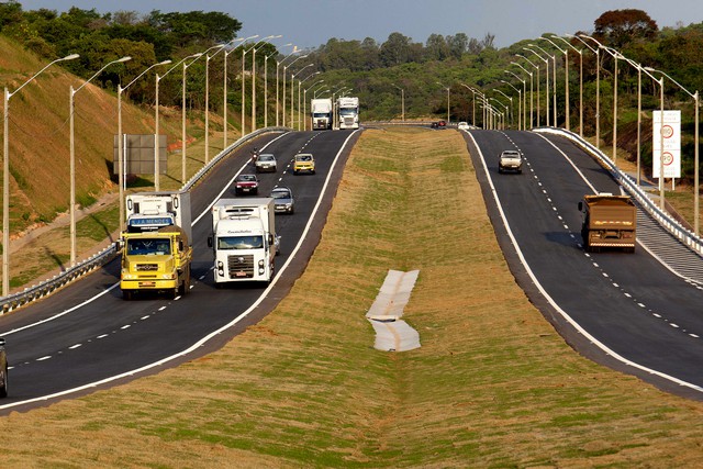PRF registra 4 mortes em acidentes durante feriadão nas rodovias de SP 1 PRF registra 4 mortes em acidentes durante feriadão nas rodovias de SP