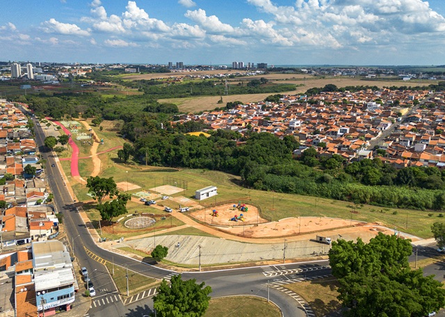 Com fonte interativa e escalada infantil, Santa Bárbara inaugura novo parque neste sábado 1 Parque das Paineiras 02 - imprensa