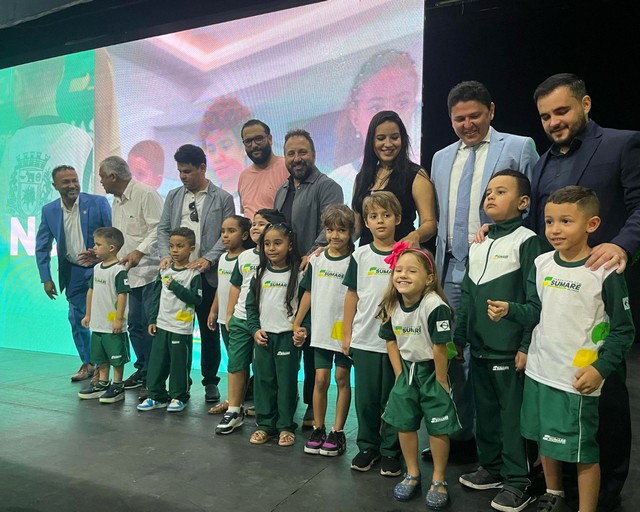 Estudantes de Sumaré recebem novos kits e uniformes escolares 2 Prefeitura de Sumaré entrega kits e uniformes escolares para alunos da rede municipal