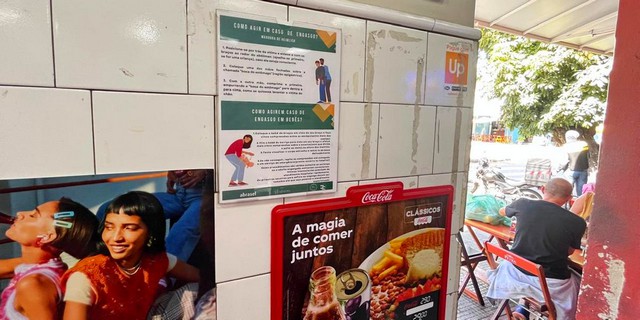 Projeto propõe que restaurantes e bares exibam cartazes sobre manobra de Heimlich em SBO 1 Projeto de Lei propõe que restaurantes e bares exibam cartazes sobre manobra de Heimlich em SBO