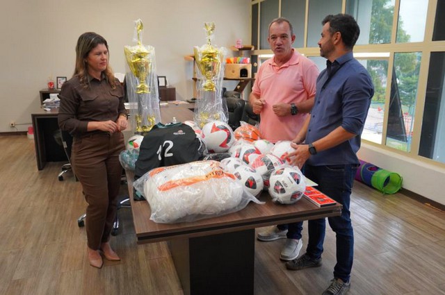 Secretaria de Esportes de Nova Odessa recebe kit de material esportivo do Estado 1 Secretaria de Esportes de Nova Odessa recebe kit de material esportivo do Estado