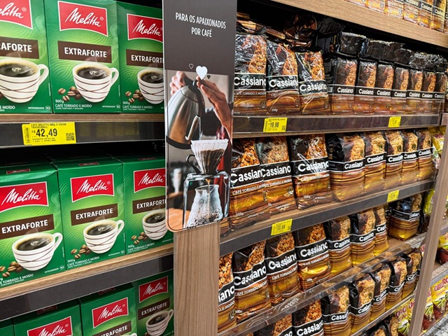 Preço do café segue alto nos supermercados, tendência é continuar em alta 1 cafe-supermercados-aline-entrenews