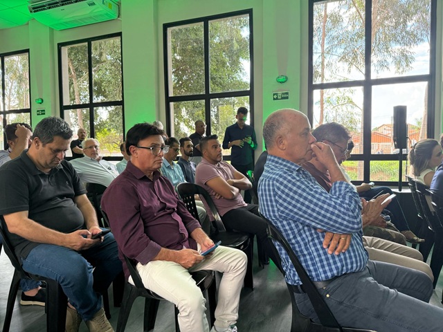 Com pacotão de obras, vereador da oposição 'se curva' a Rafael Piovezan 1 fontes-pacotao-obras-santa-barbara