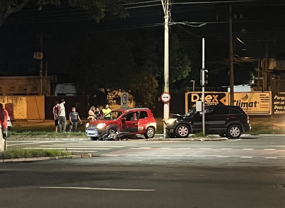 Carro bate em bicicleta na Avenida Santa Bárbara nesta sexta-feira 1 79b94132 79d2 4d70 8366 1ef83d4cdd01