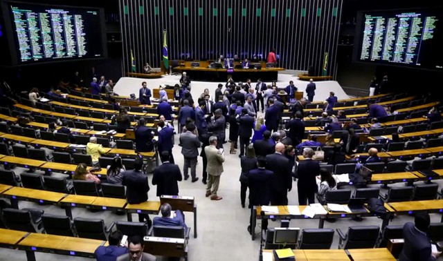 Câmara aprova projeto que amplia número de deputados federais 1 Câmara aprova projeto que amplia número de deputados federais