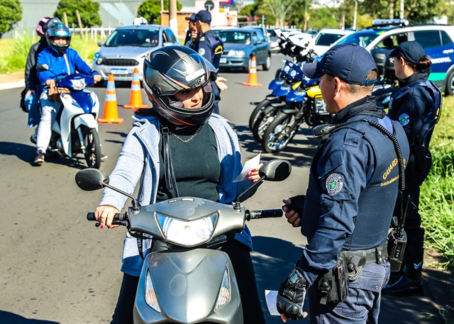 Prefeitura de SBO faz ações do Maio Amarelo na Avenida Santa Bárbara 1 Maio Amarelo 02
