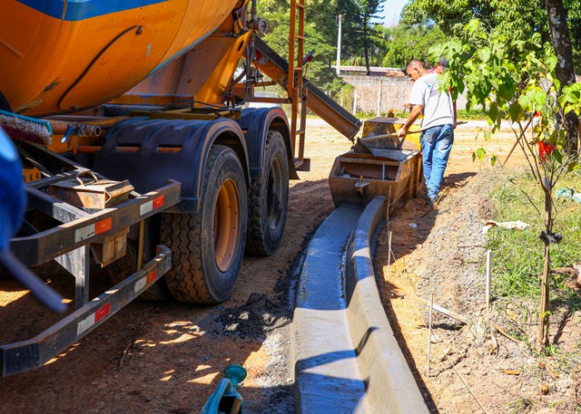 Obras da segunda etapa de asfaltamento avançam no Cruzeiro do Sul 1 Obras da segunda etapa de asfaltamento avançam no Cruzeiro do Sul