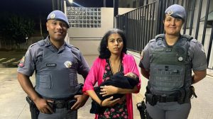 PM salva recém-nascido engasgado em Santa Bárbara