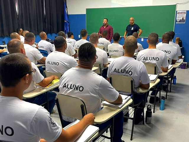 Polícia Municipal de Sumaré ministra curso de tonfa para aspirantes de Cosmópolis