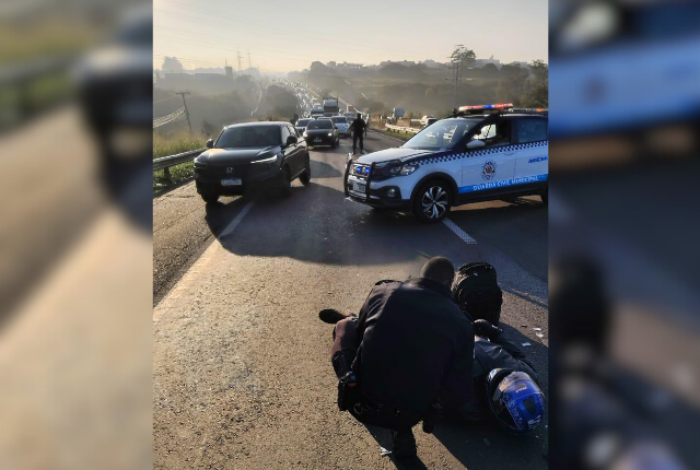Acidente na SP-304 em Americana interdita faixa e deixa feridos 1 Acidente na SP-304 em Americana interdita faixa e deixa feridos