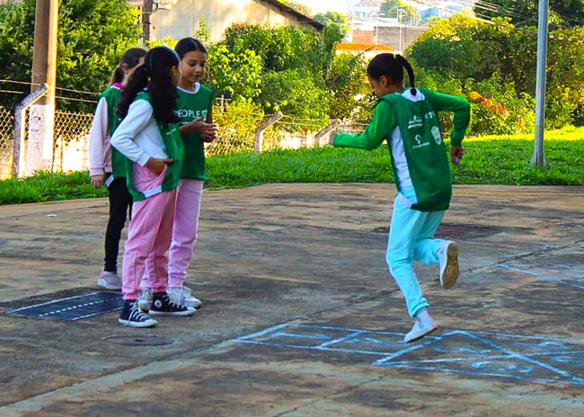 Brinca SBO reúne 400 alunos com brincadeiras populares 2 Brinca SBO reúne 400 alunos com brincadeiras populares em Santa Bárbara