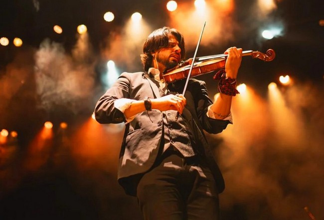 FeOliver retorna a Americana com show de violino pop neste sábado (21) 1 FeOliver retorna a Americana com show de violino pop neste sábado (21)