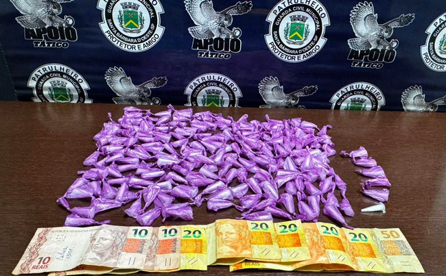 GCM apreende 188 porções de cocaína no Jardim Europa 1 GCM apreende 188 porções de cocaína no Jardim Europa