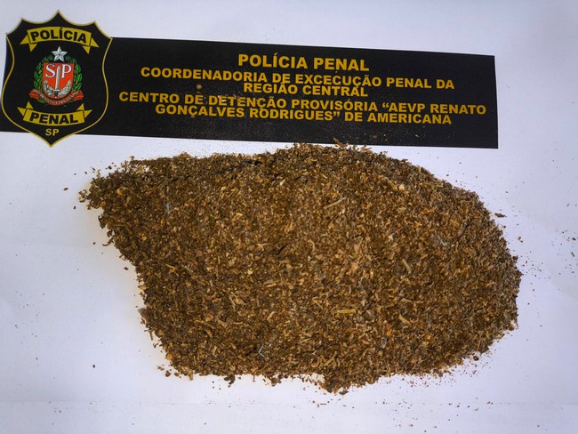 Mulher é presa ao tentar levar drogas para irmão no CDP de Americana 1 Mulher é presa ao tentar levar drogas para irmão no CDP de Americana