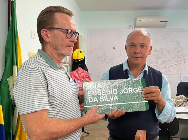 Santa Bárbara instala 690 novas placas de ruas em cinco bairros 1 Santa Bárbara instala 690 novas placas de ruas em cinco bairros