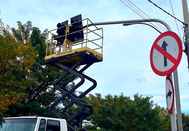Semáforo novo vai organizar trânsito em ponto crítico de Americana 2 Semáforo novo vai organizar trânsito em ponto crítico de Americana.