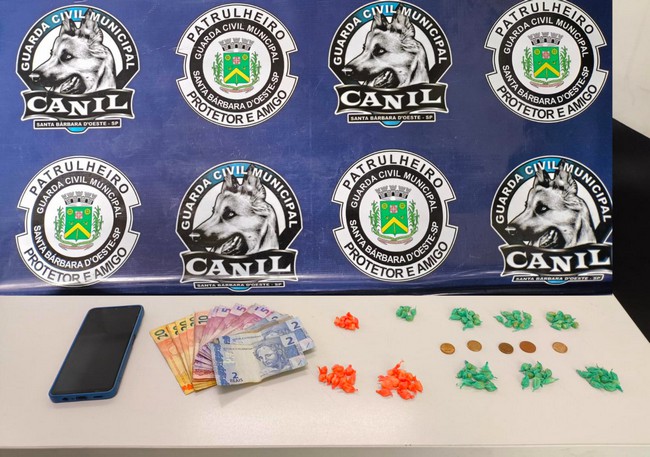 Traficante é detido com pedras de crack na boca no São Joaquim 1 Traficante é detido com pedras de crack na boca no São Joaquim