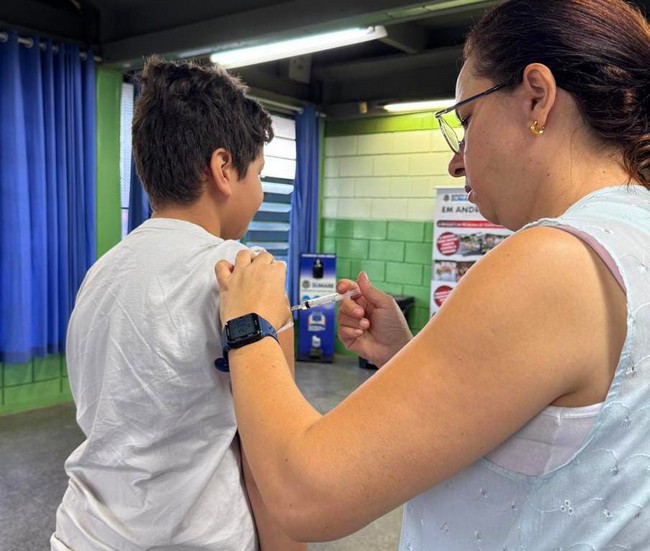 Vacinação nas escolas de Sumaré garante mais de 2 mil doses aplicadas 1 Vacinação nas escolas de Sumaré garante mais de 2 mil doses aplicadas