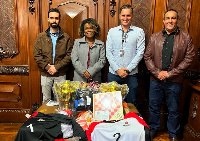 Vereadores conseguem materiais esportivos para Santa Bárbara 1 Vereadores conseguem materiais esportivos para Santa Bárbara