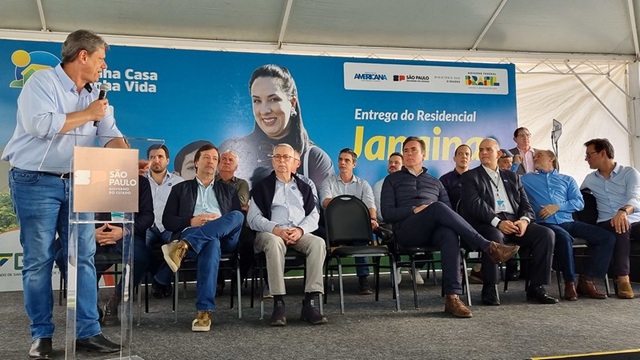 Em evento do 'Minha Casa, Minha Vida' representando o governo federal, Denis Andia não cita nome de Lula 1 denis-andia-governo-federal-apartamentos