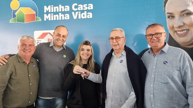 Em Americana, Tarcísio entrega apartamentos ao lado do prefeito Chico 2 tarcisio-chico-apartamento