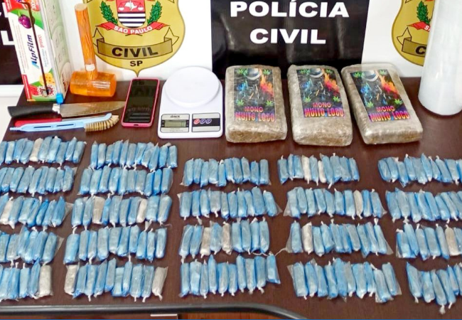 Polícia Civil prende mulher por tráfico no bairro Mollon 1 Polícia Civil prende mulher por tráfico no bairro Mollon