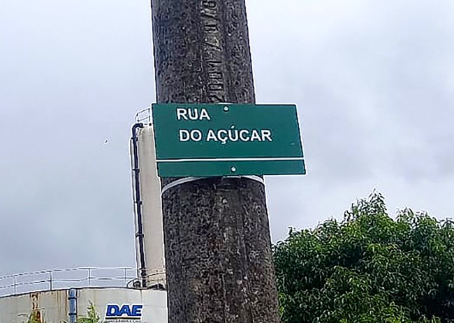Santa Bárbara instala 700 novas placas de identificação de ruas 1 Santa Bárbara instala 700 novas placas de identificação de ruas