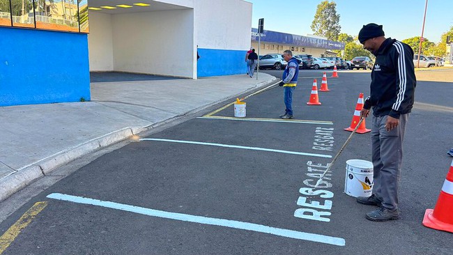 Sinalização viária é revitalizada no entorno do Hospital Municipal de Americana 1 Sinalização viária é revitalizada no entorno do Hospital Municipal de Americana
