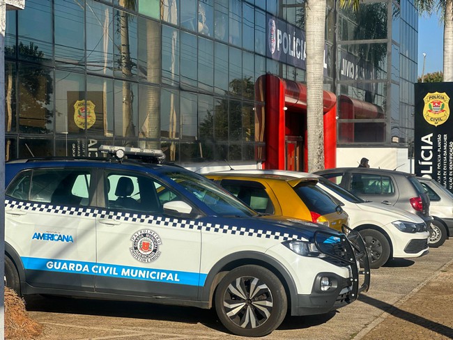 Suspeitos de furto são pegos após alerta da muralha digital de Americana
